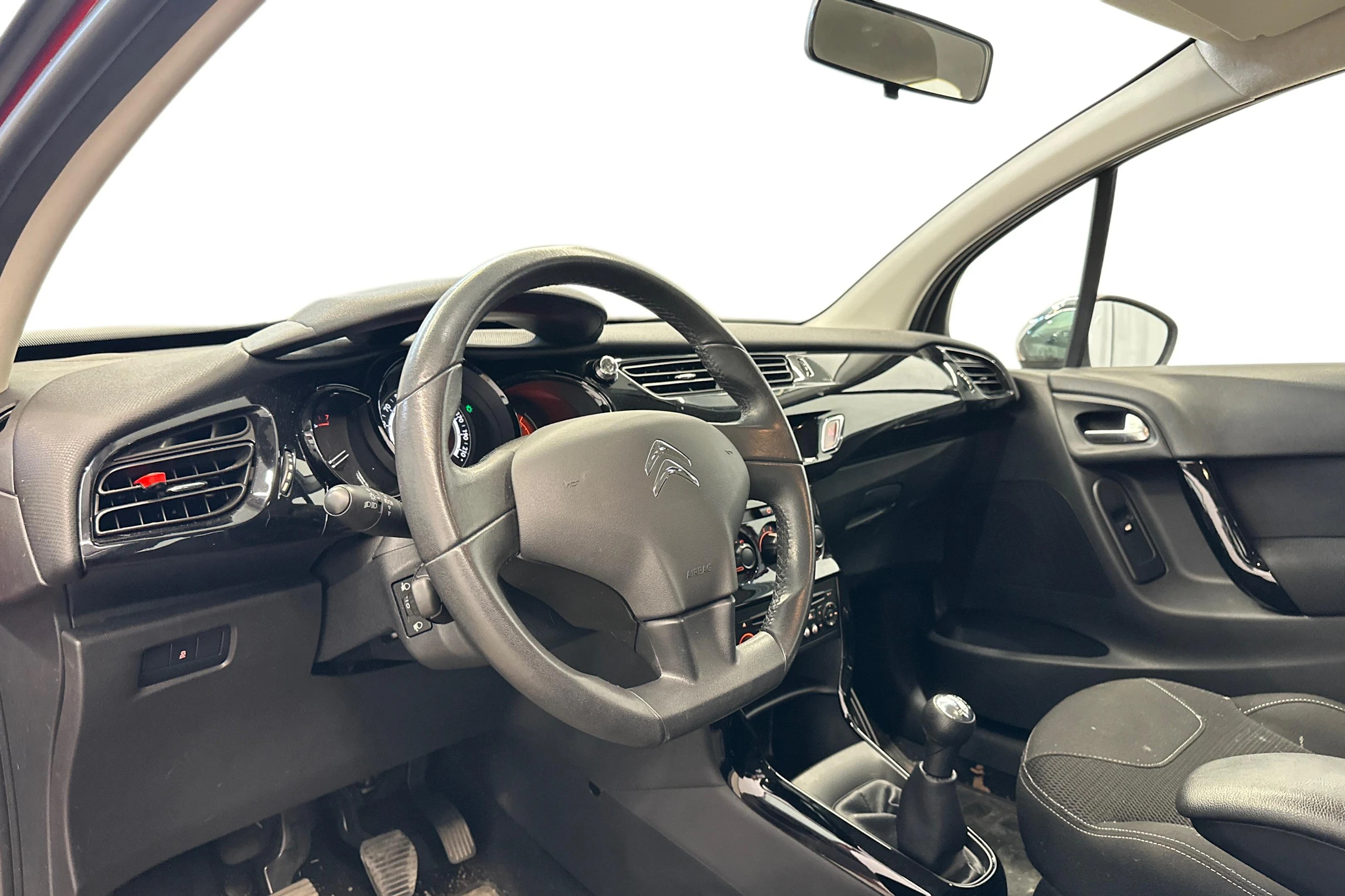 punainen Citroën C3 2013 kuva 3.