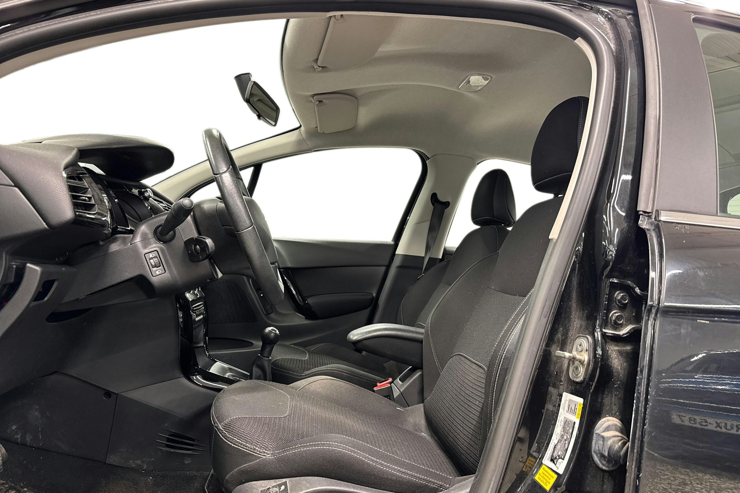 musta Citroën C3 2013 kuva 7.