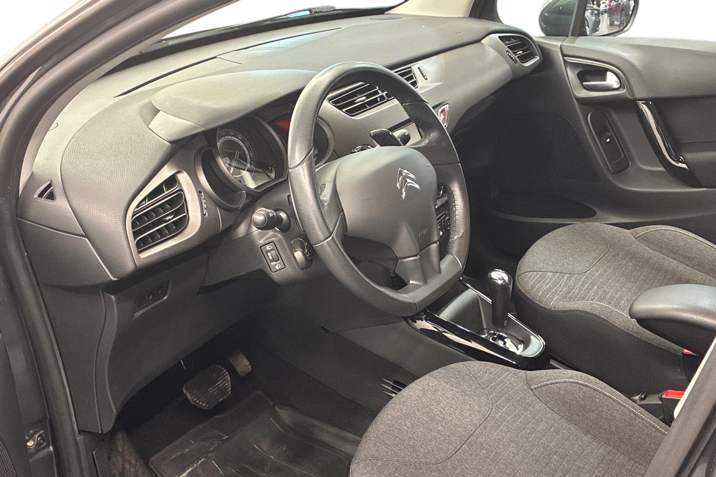harmaa Citroën C3 2015 kuva 6.
