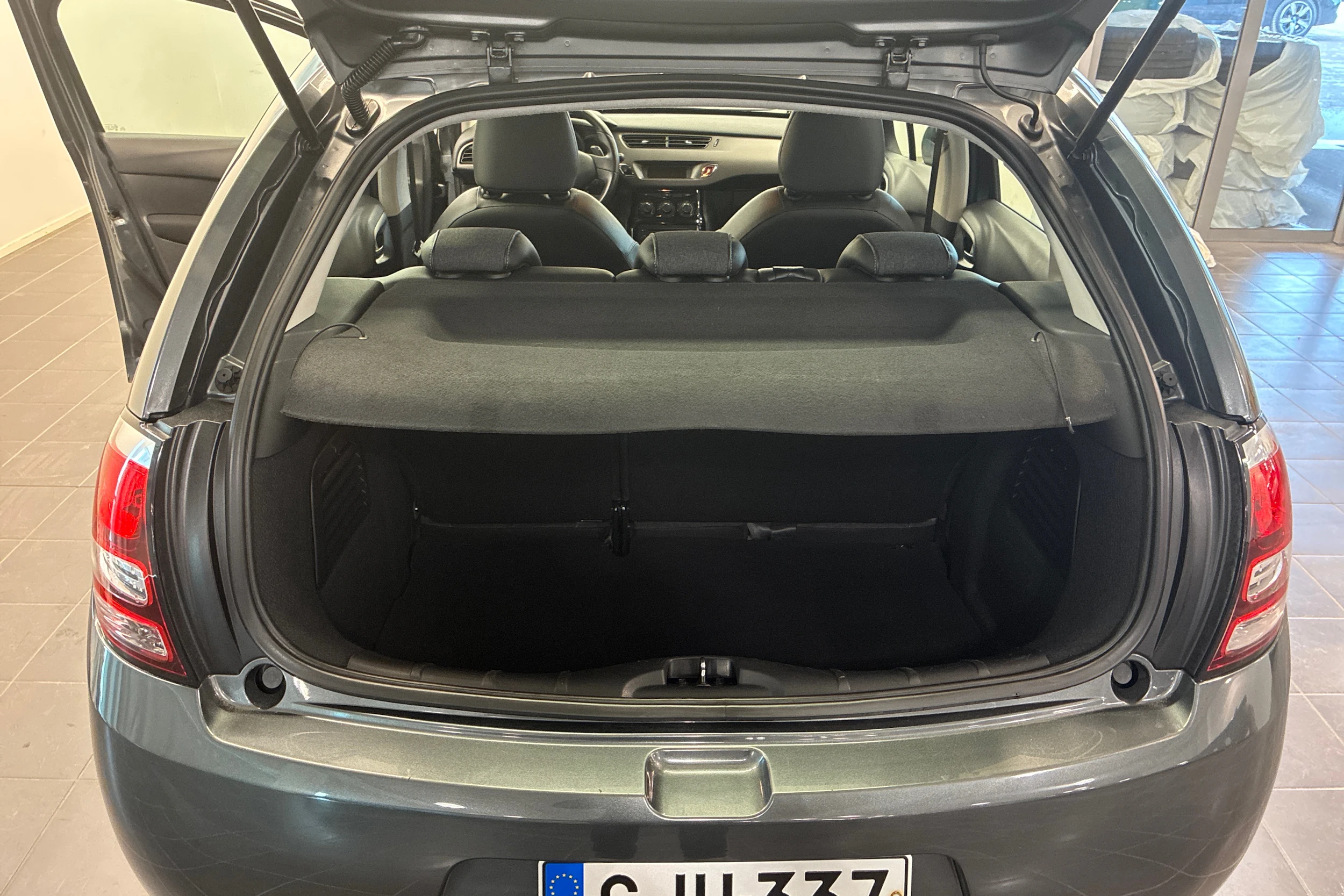 harmaa Citroën C3 2015 kuva 11.