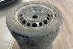 Punainen Citroën C3 2015 kuva 13.