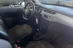 Punainen Citroën C3 2015 kuva 16.