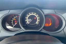 Punainen Citroën C3 2015 kuva 17.