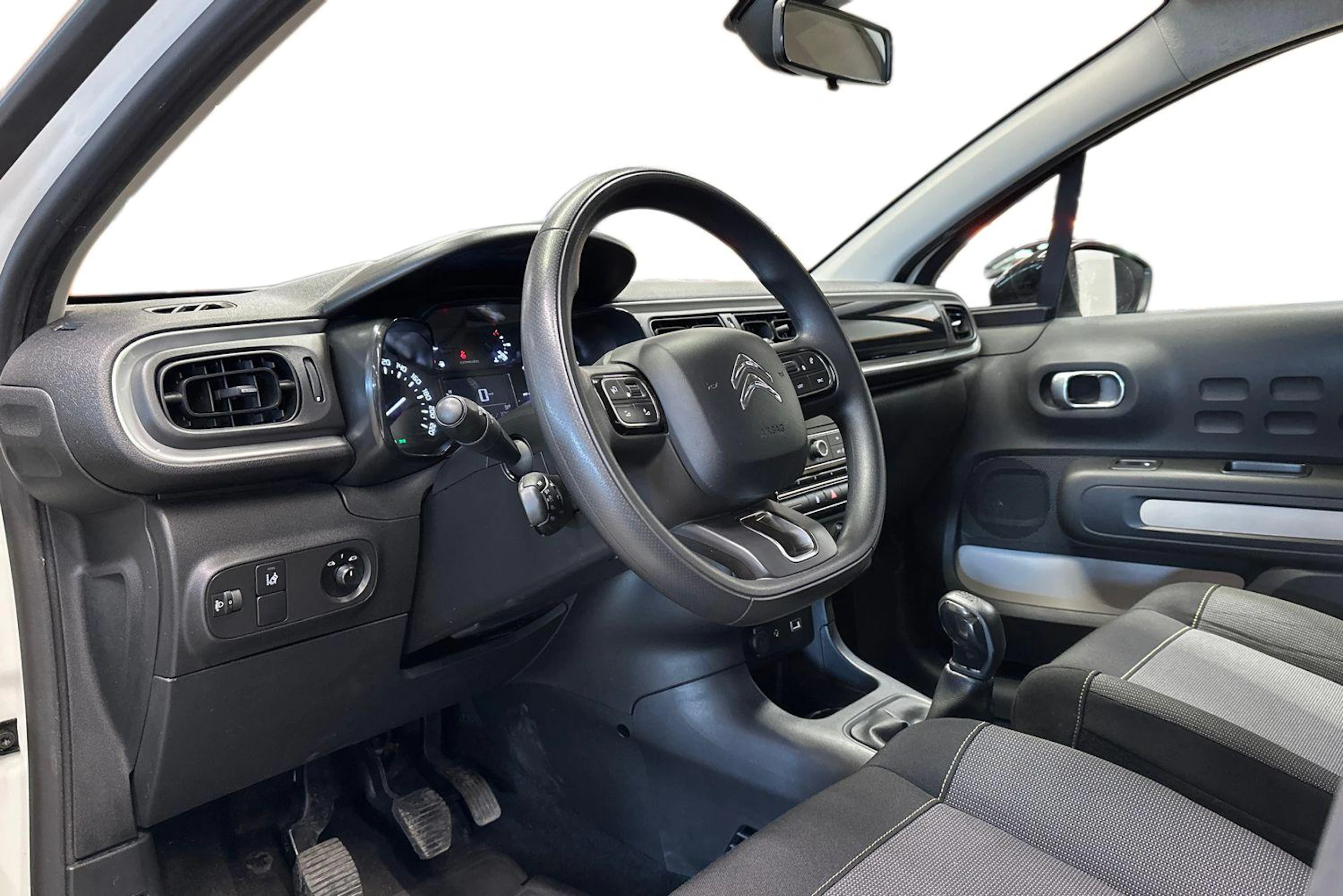 valkoinen Citroën C3 2018 kuva 6.