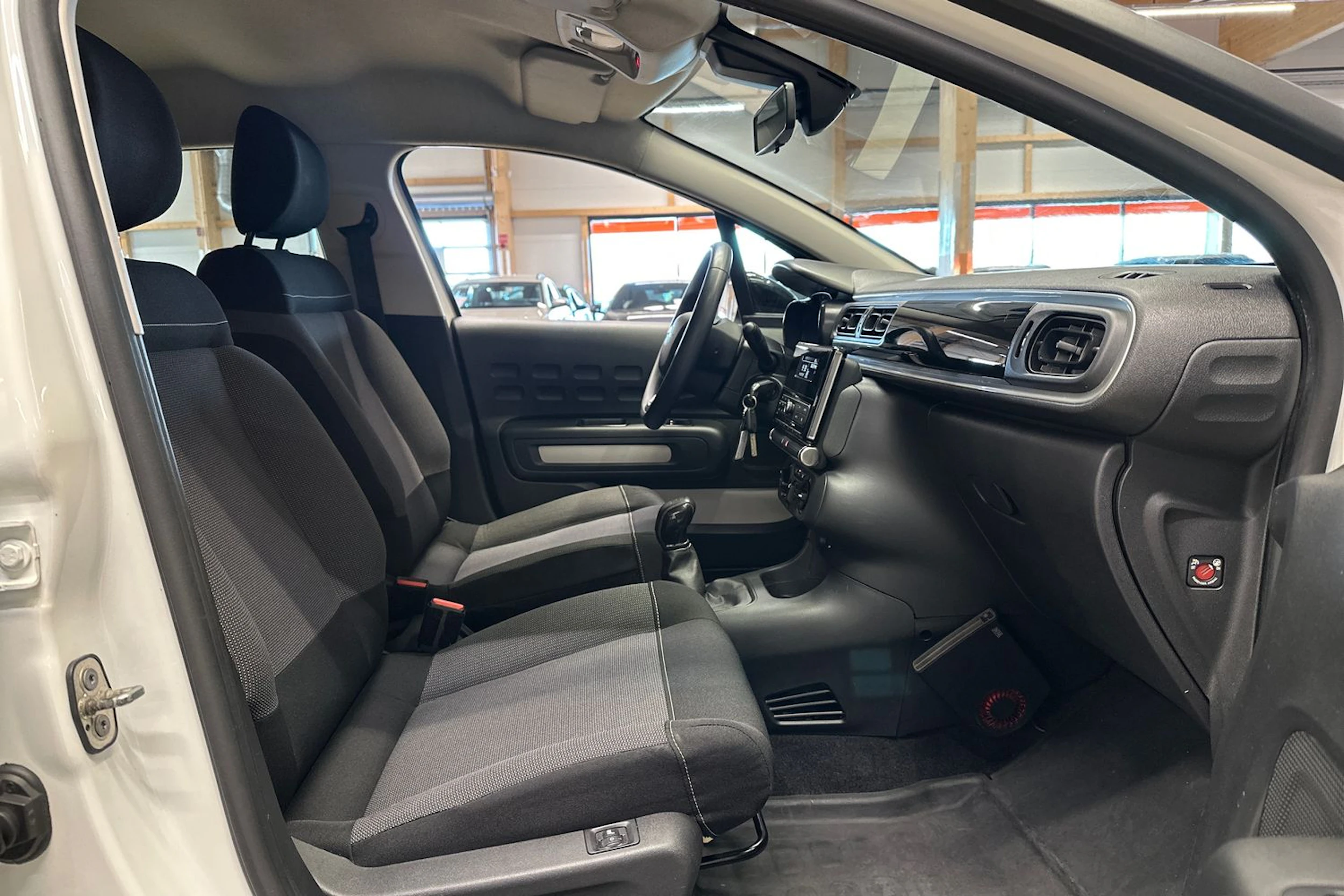 valkoinen Citroën C3 2018 kuva 11.