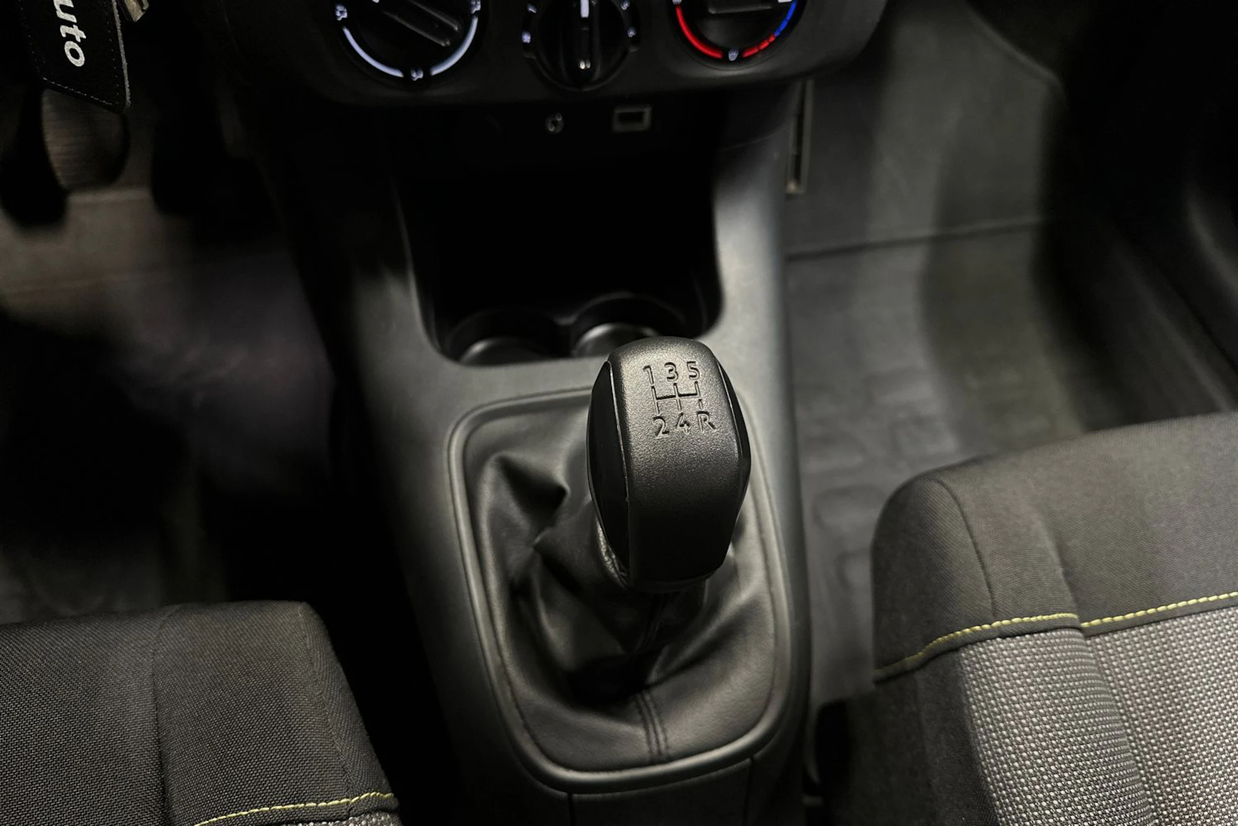 valkoinen Citroën C3 2018 kuva 16.