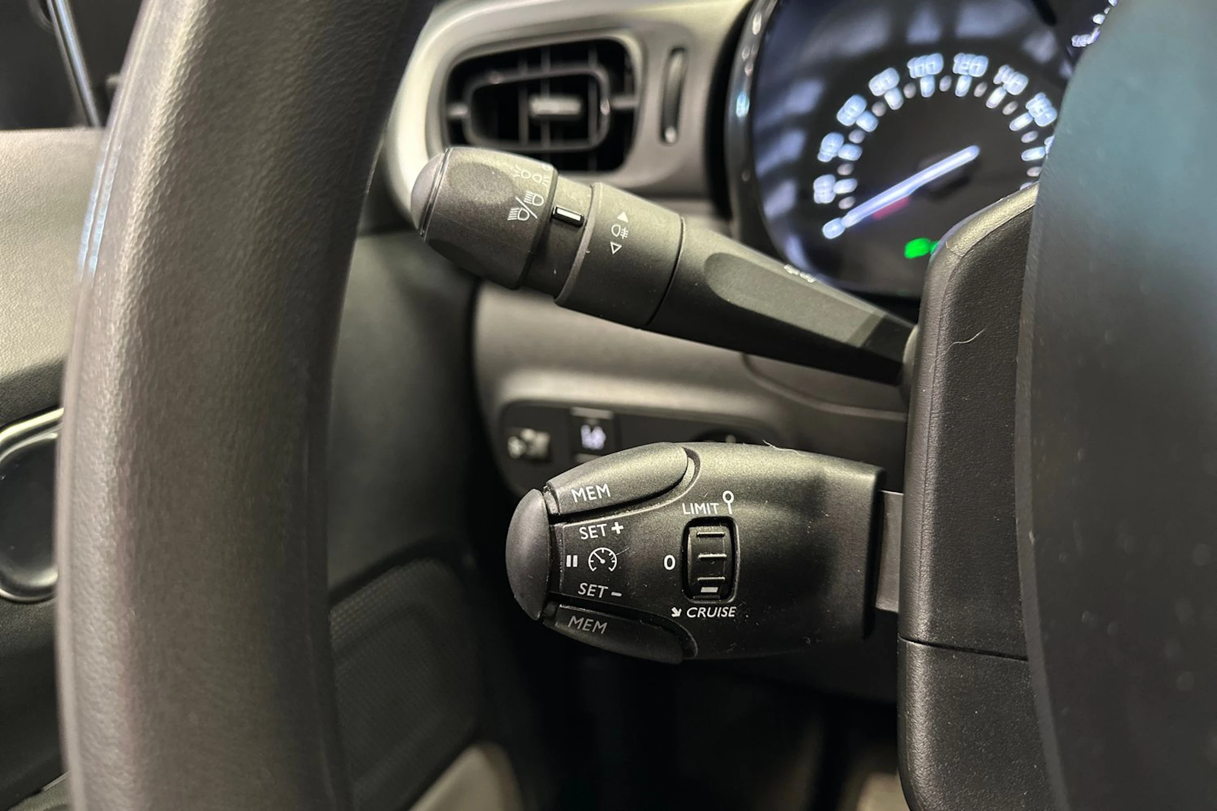 valkoinen Citroën C3 2018 kuva 18.