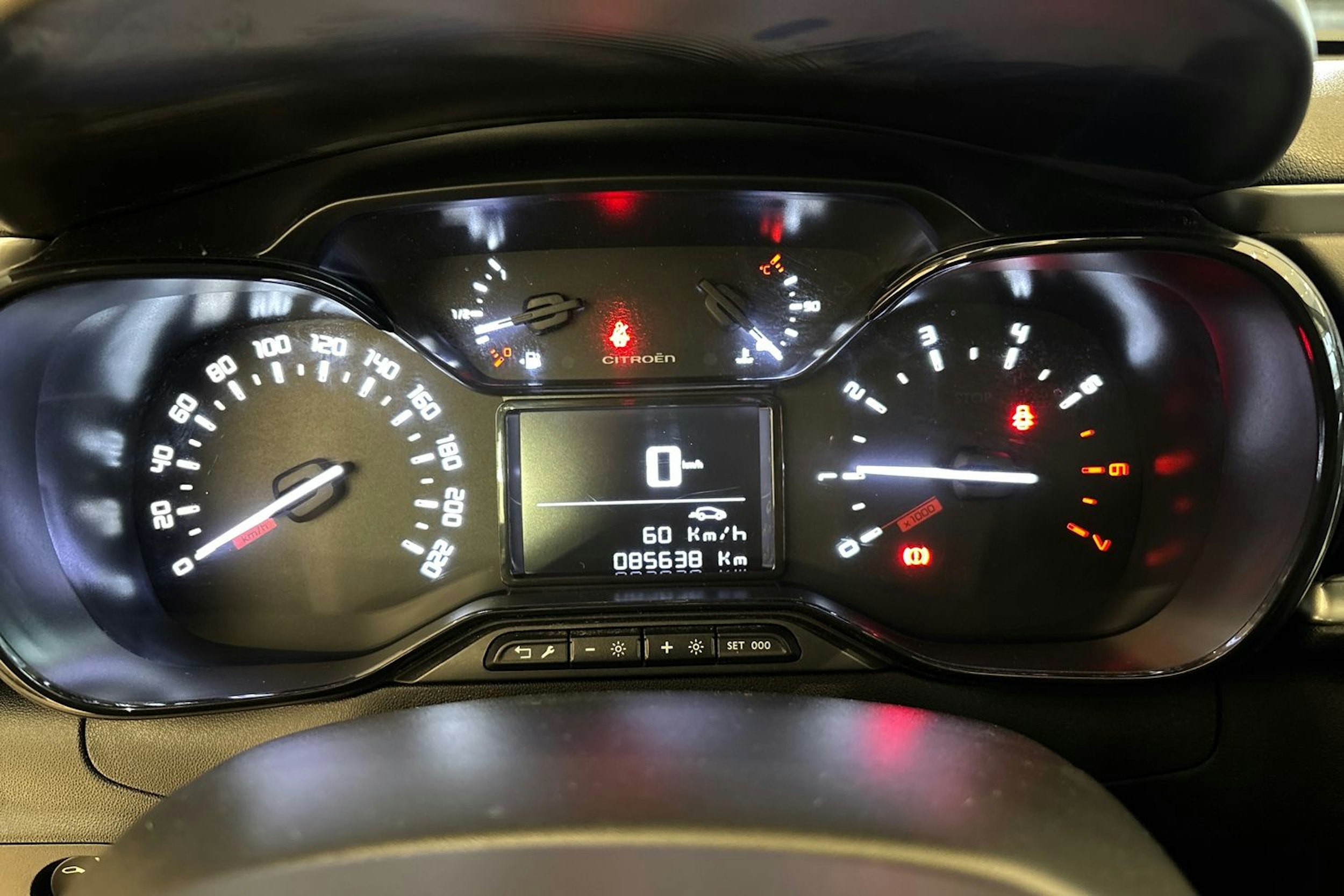 Punainen Citroën C3 2018 kuva 11.