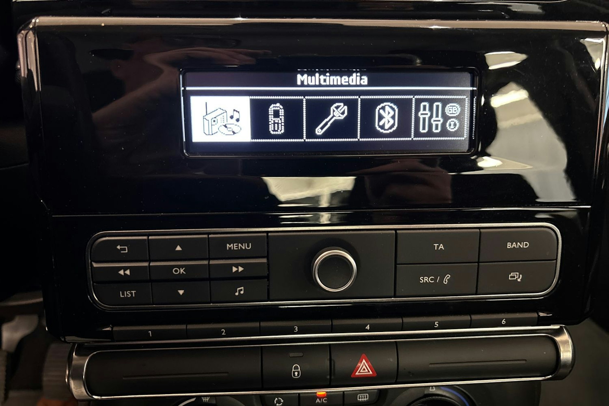 Punainen Citroën C3 2018 kuva 12.