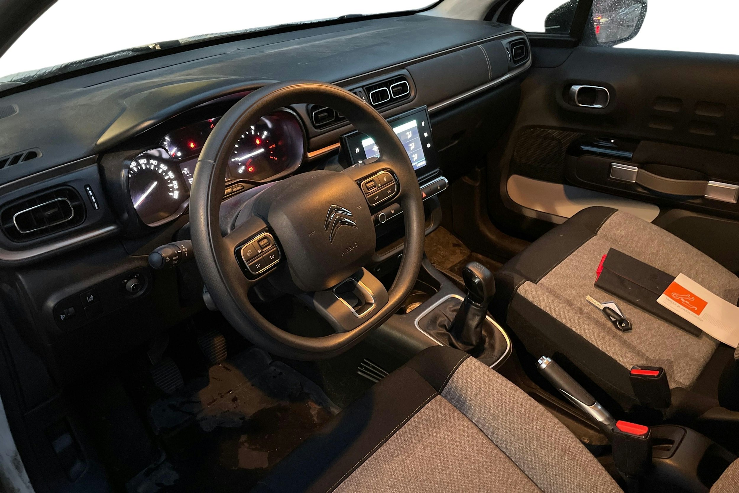 valkoinen Citroën C3 2019 kuva 3.