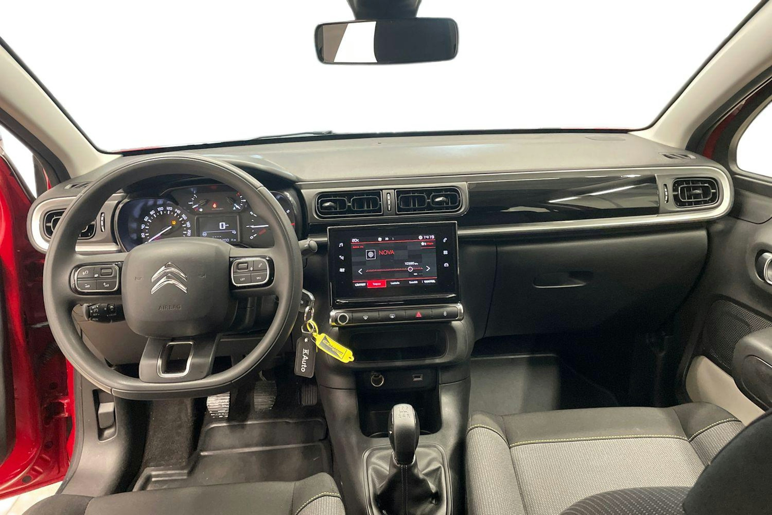Punainen Citroën C3 2020 kuva 9.