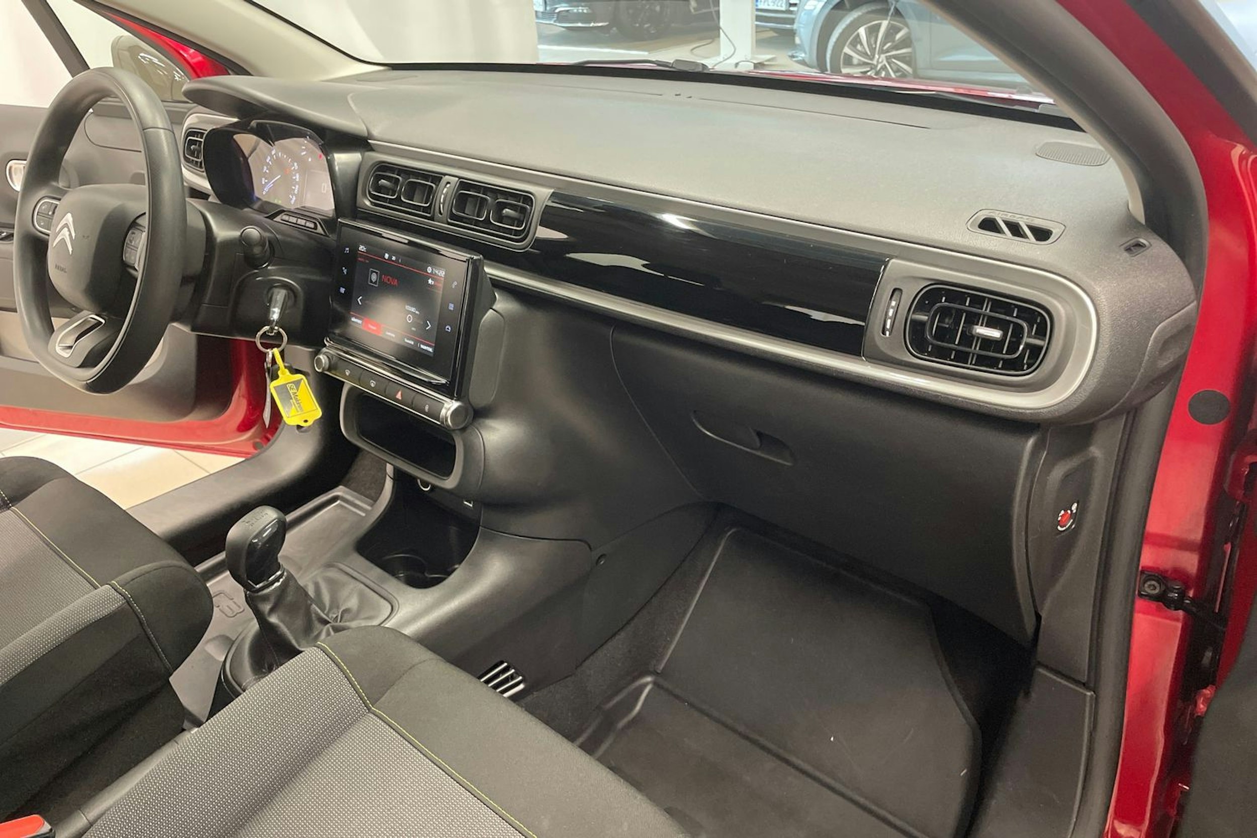 Punainen Citroën C3 2020 kuva 22.