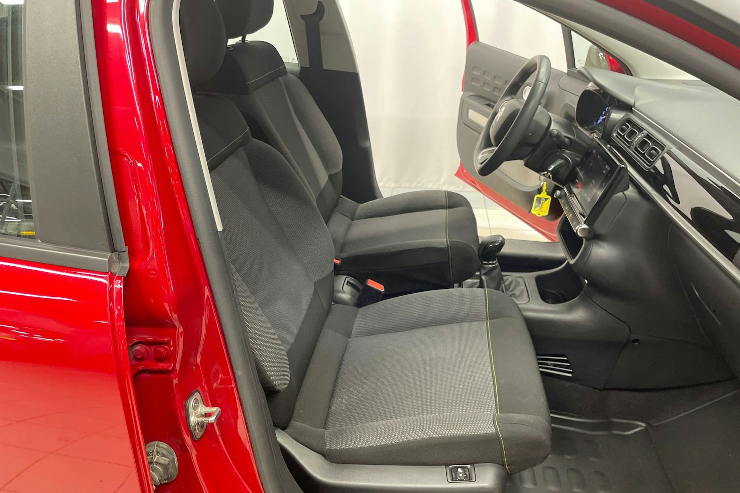 Punainen Citroën C3 2020 kuva 23.