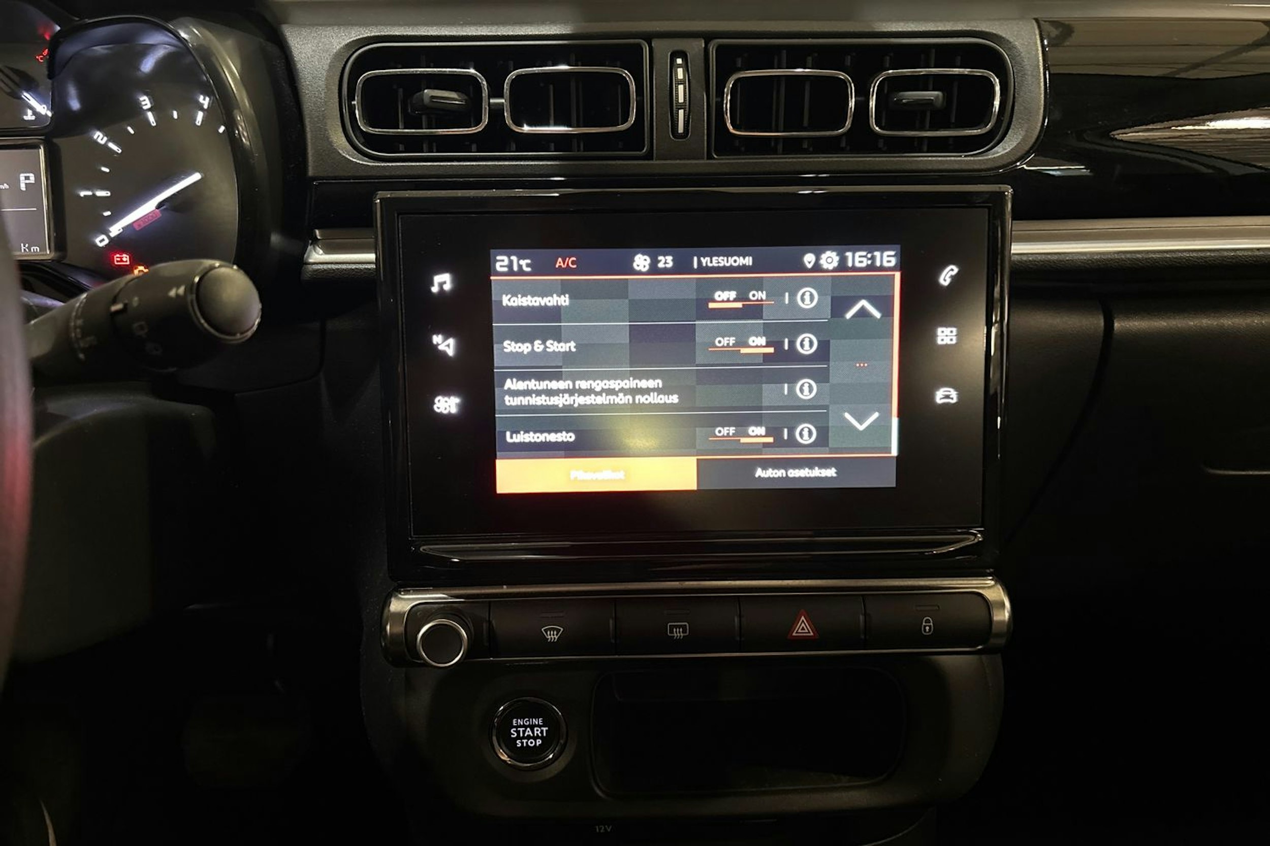 valkoinen Citroën C3 2022 kuva 18.