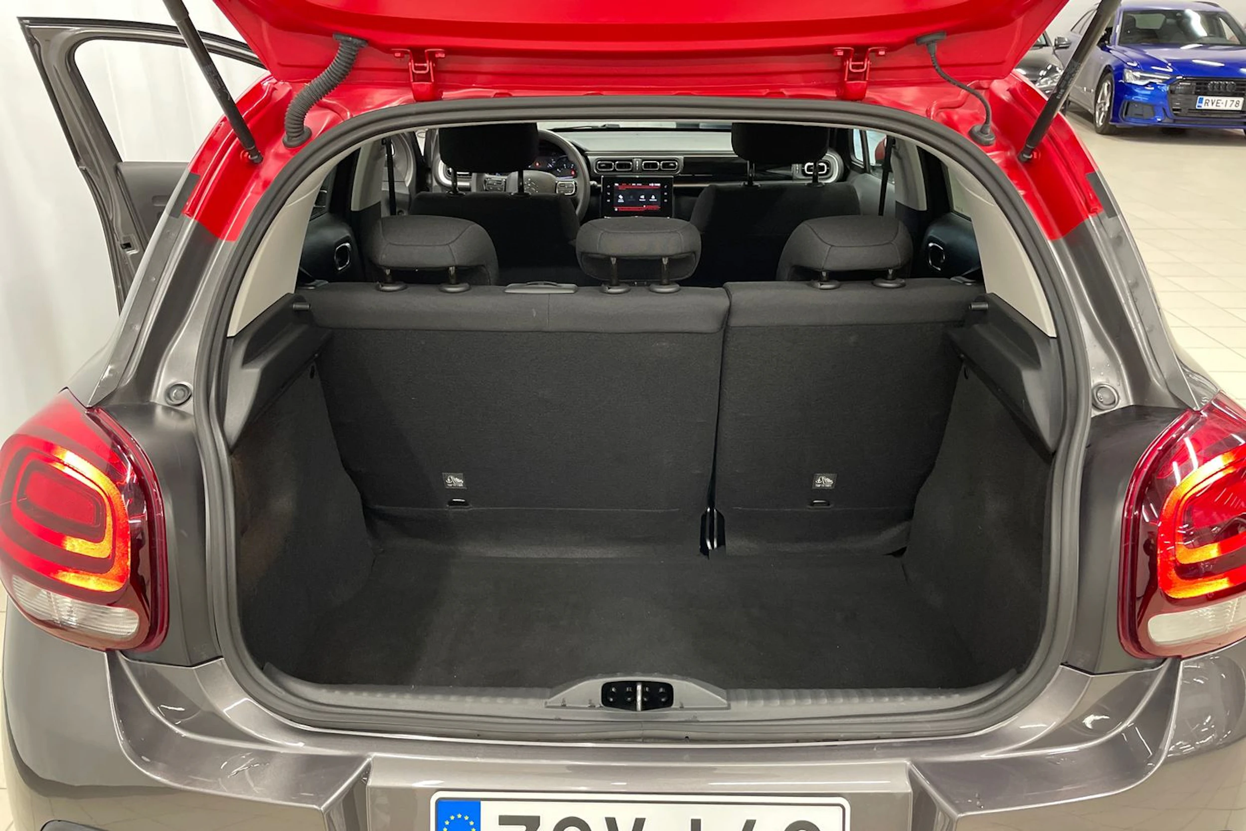 Harmaa Citroën C3 2023 kuva 19.