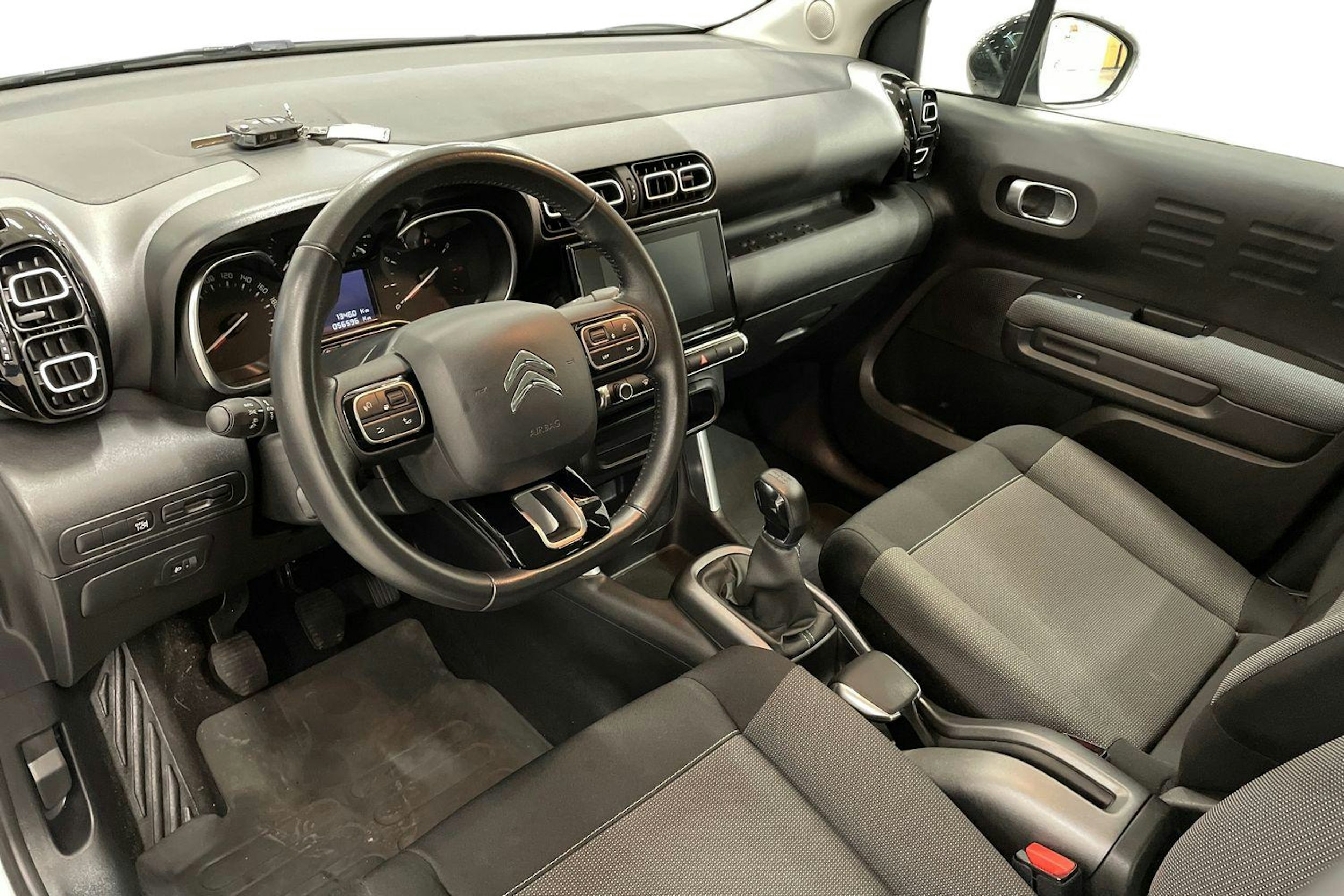 valkoinen Citroën C3 Aircross 2018 kuva 7.