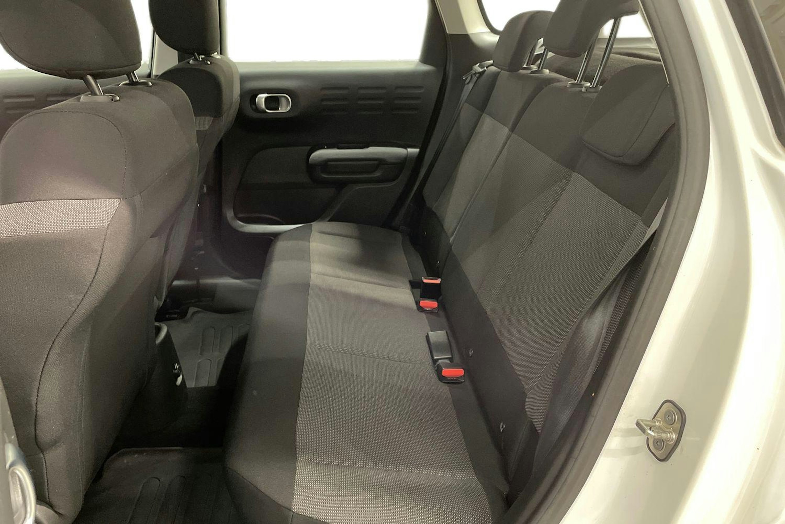 valkoinen Citroën C3 Aircross 2018 kuva 10.