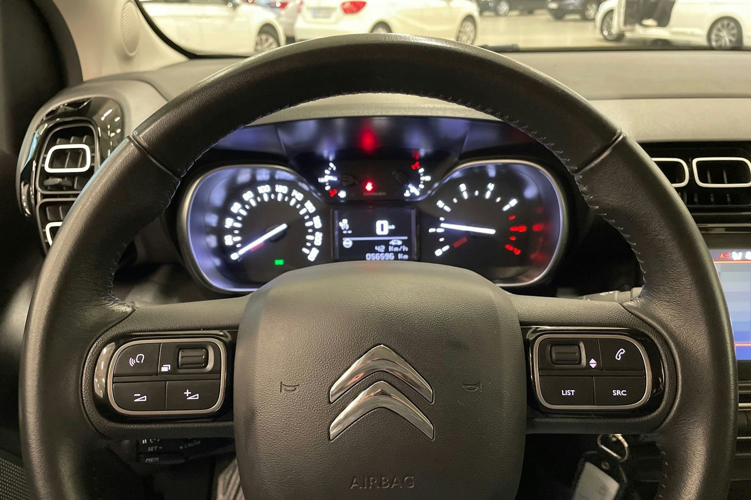 valkoinen Citroën C3 Aircross 2018 kuva 15.