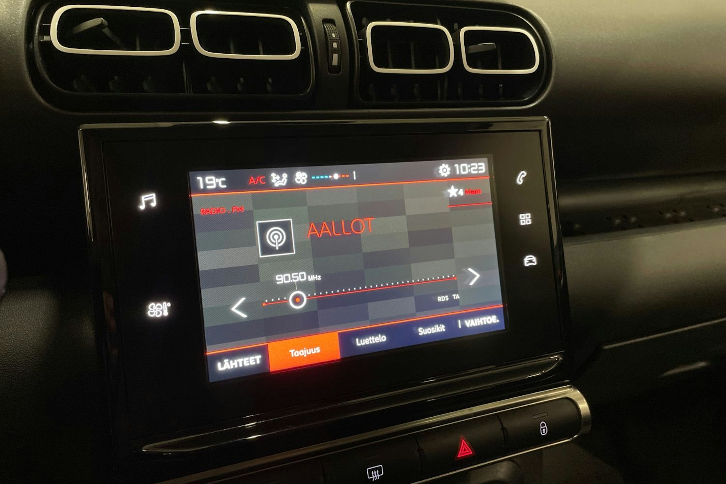 valkoinen Citroën C3 Aircross 2018 kuva 17.