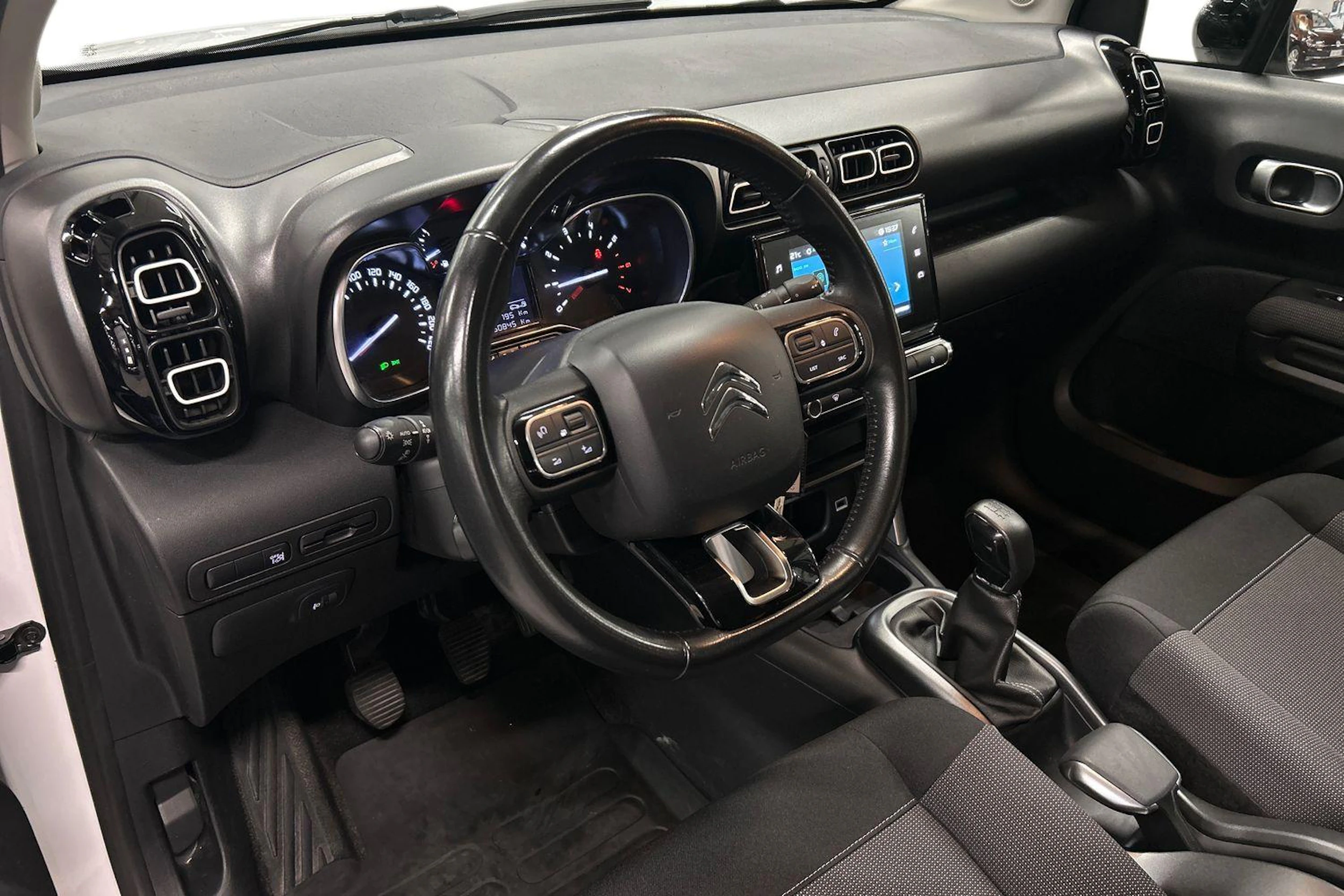 valkoinen Citroën C3 Aircross 2019 kuva 3.