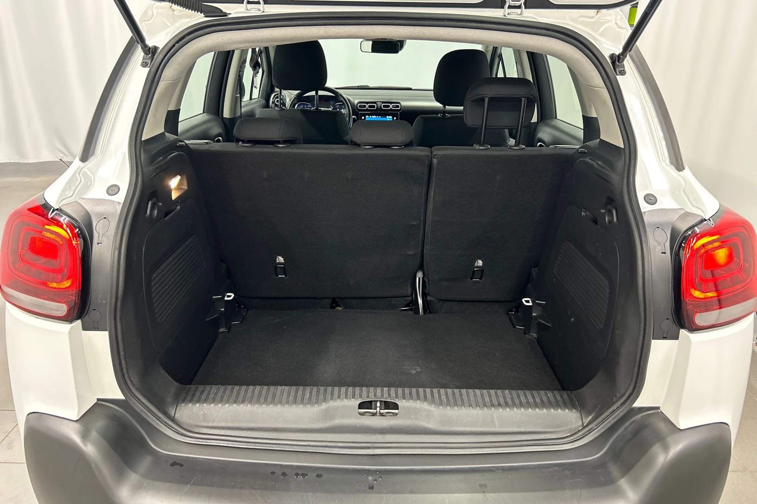 valkoinen Citroën C3 Aircross 2019 kuva 12.