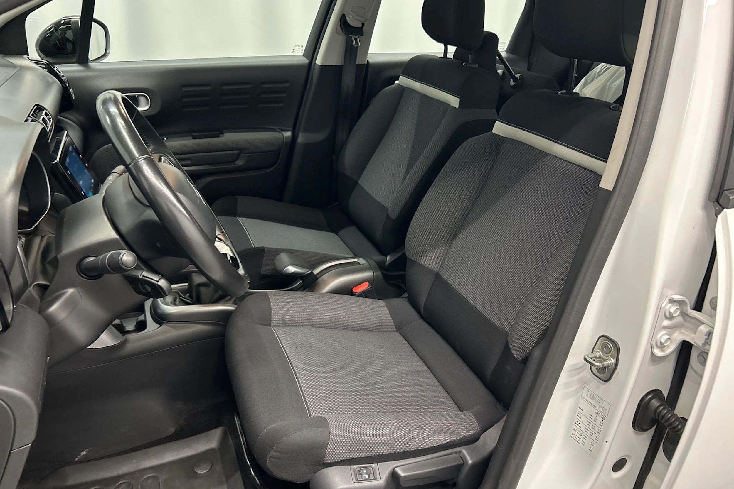valkoinen Citroën C3 Aircross 2019 kuva 13.