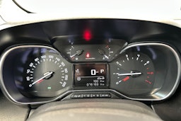 Valkoinen Citroën C3 Aircross 2019 kuva 15.