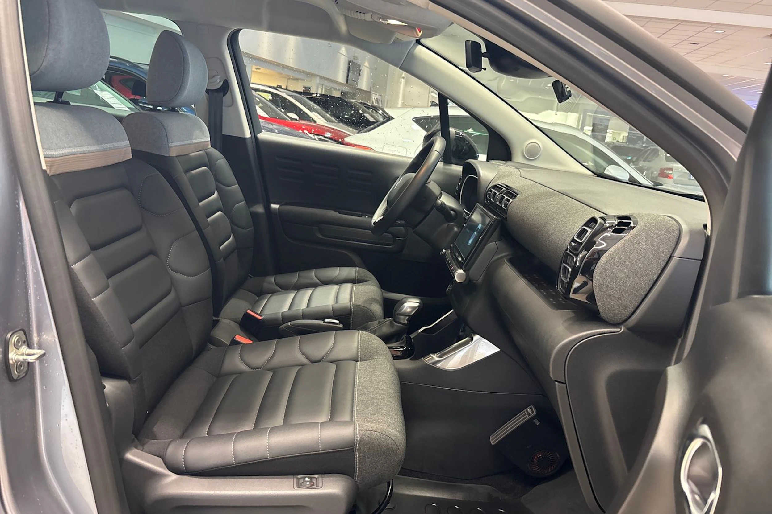 harmaa Citroën C3 Aircross 2023 kuva 10.