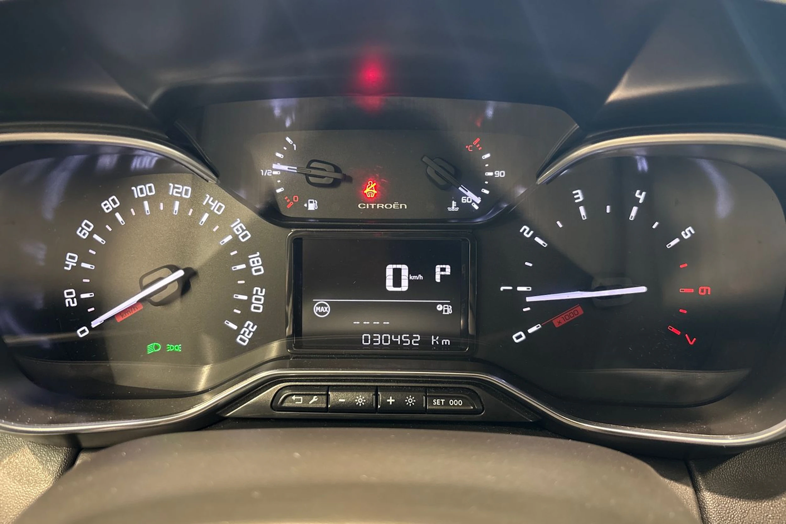 harmaa Citroën C3 Aircross 2023 kuva 13.