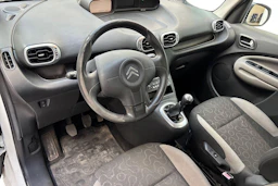 Valkoinen Citroën C3 Picasso 2009 kuva 8.