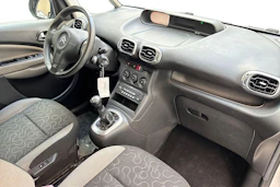 Valkoinen Citroën C3 Picasso 2009 kuva 9.