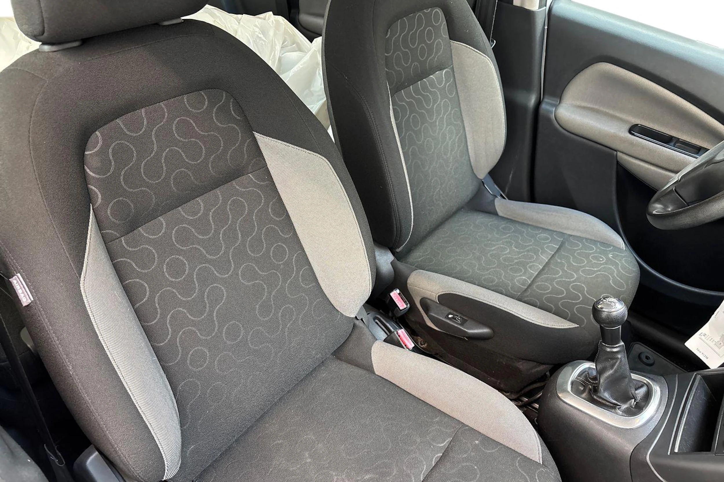 Valkoinen Citroën C3 Picasso 2009 kuva 11.