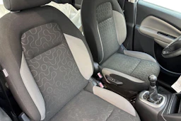 Valkoinen Citroën C3 Picasso 2009 kuva 11.