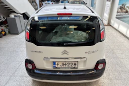Valkoinen Citroën C3 Picasso 2009 kuva 18.
