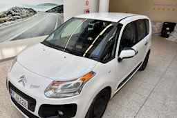 Valkoinen Citroën C3 Picasso 2009 kuva 22.