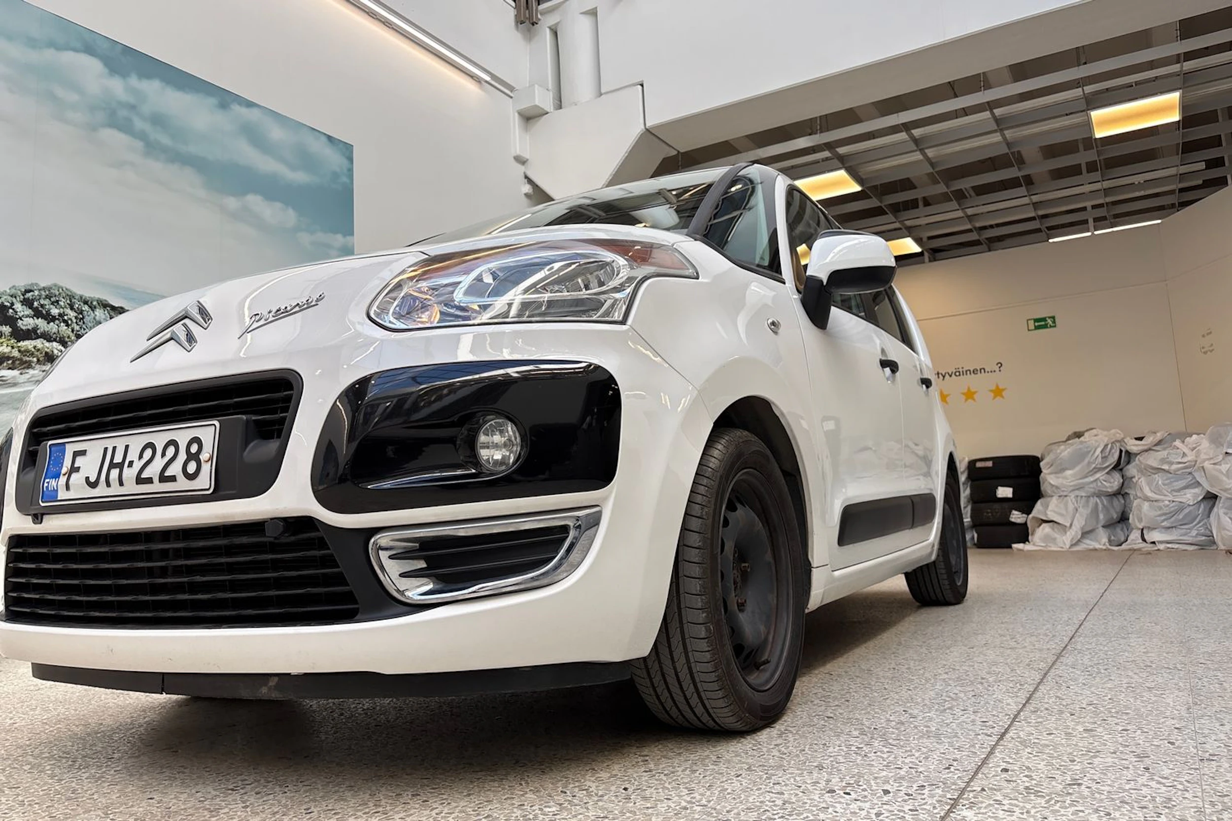 Valkoinen Citroën C3 Picasso 2009 kuva 23.