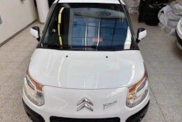 Valkoinen Citroën C3 Picasso 2009 kuva 24.