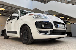 Valkoinen Citroën C3 Picasso 2009 kuva 27.