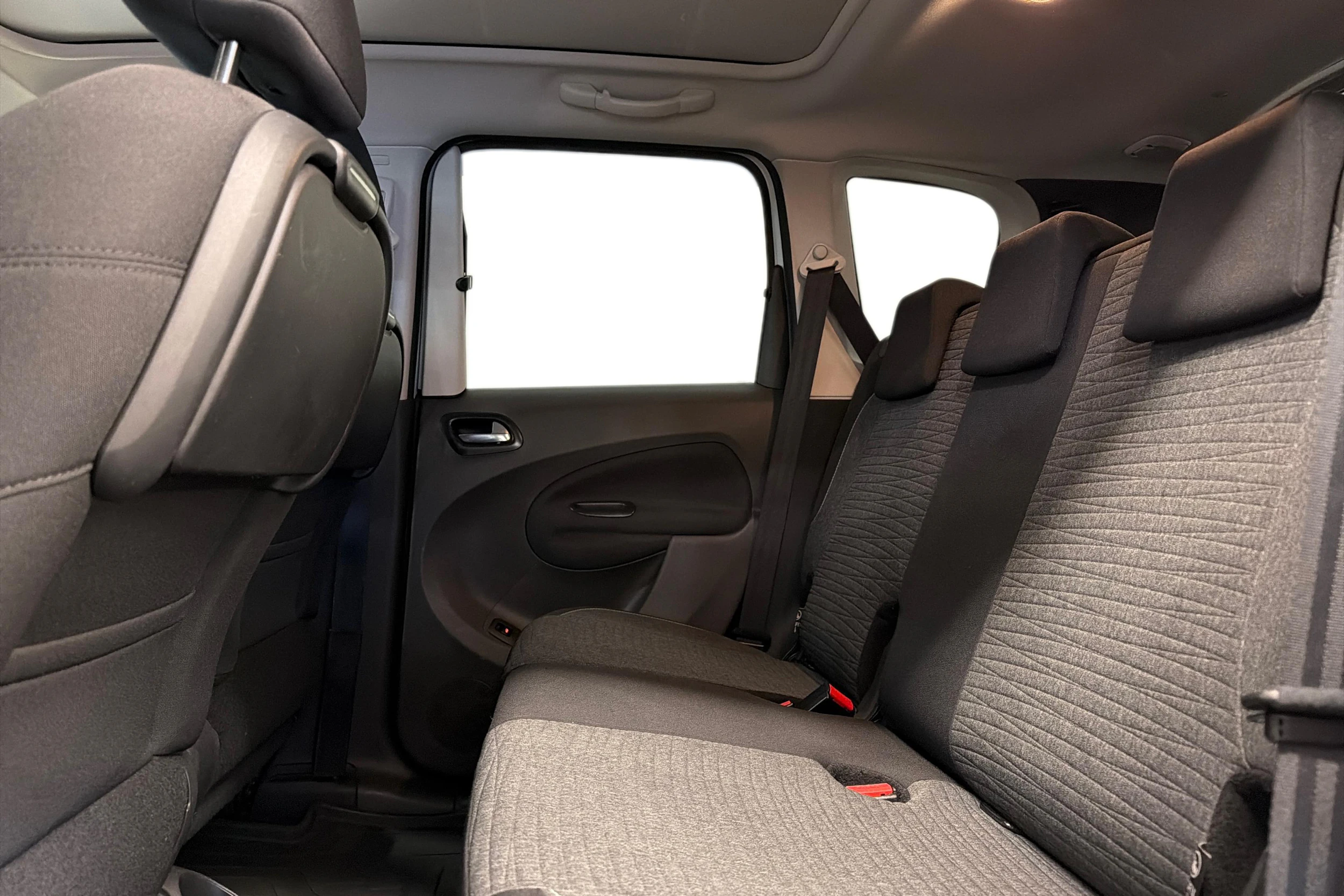 valkoinen Citroën C3 Picasso 2016 kuva 8.