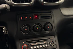 valkoinen Citroën C3 Picasso 2016 kuva 16.