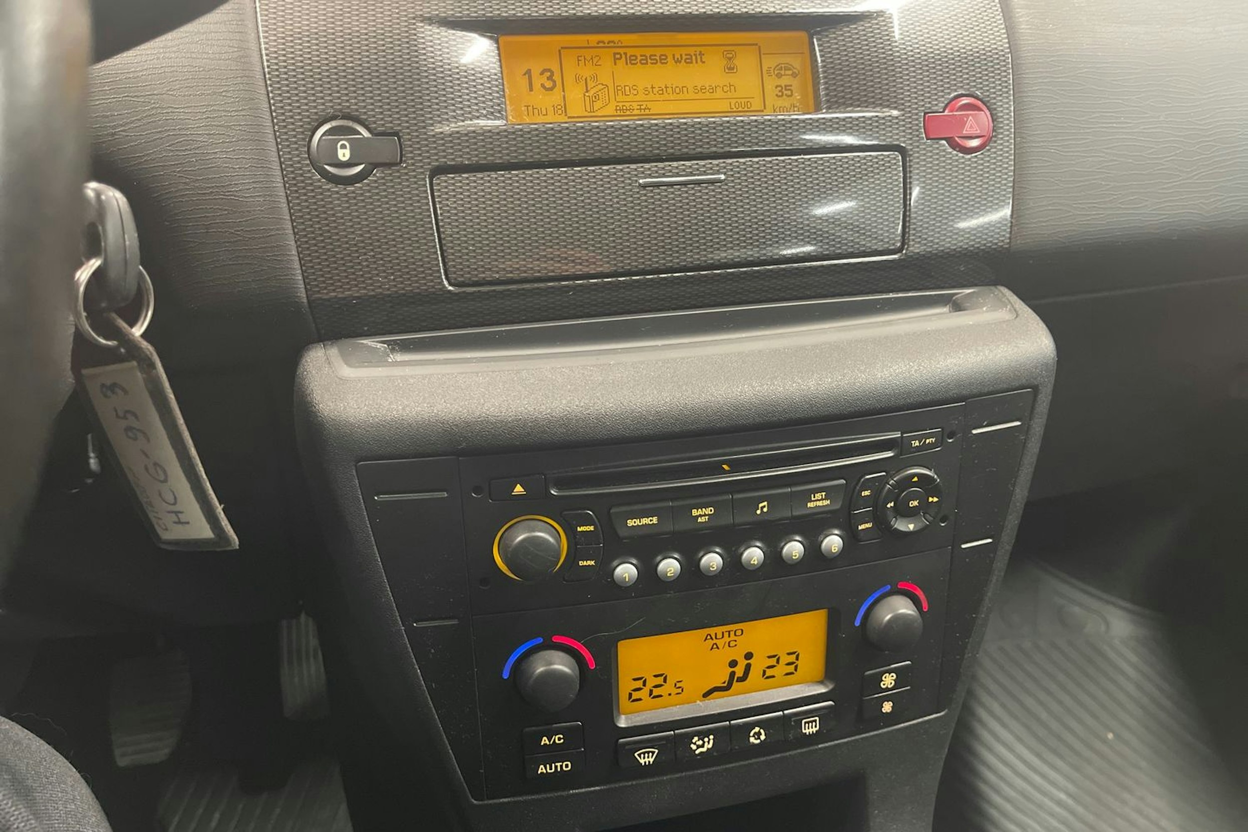 harmaa Citroën C4 2006 kuva 15.