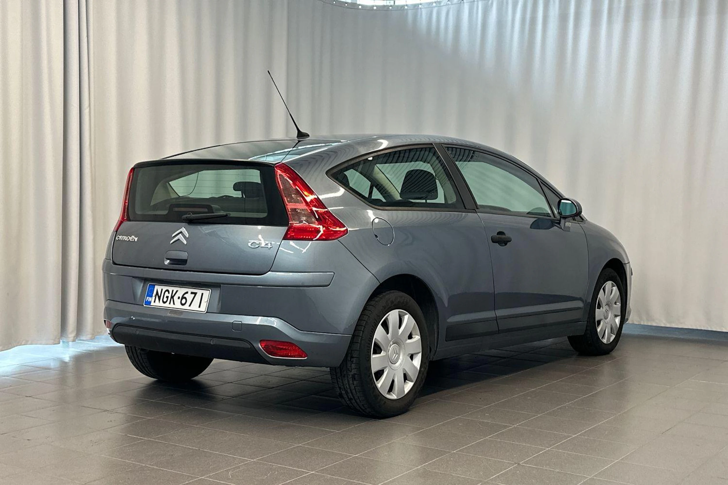 harmaa Citroën C4 2006 kuva 7.