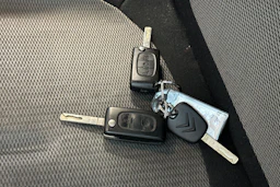 harmaa Citroën C4 2006 kuva 28.