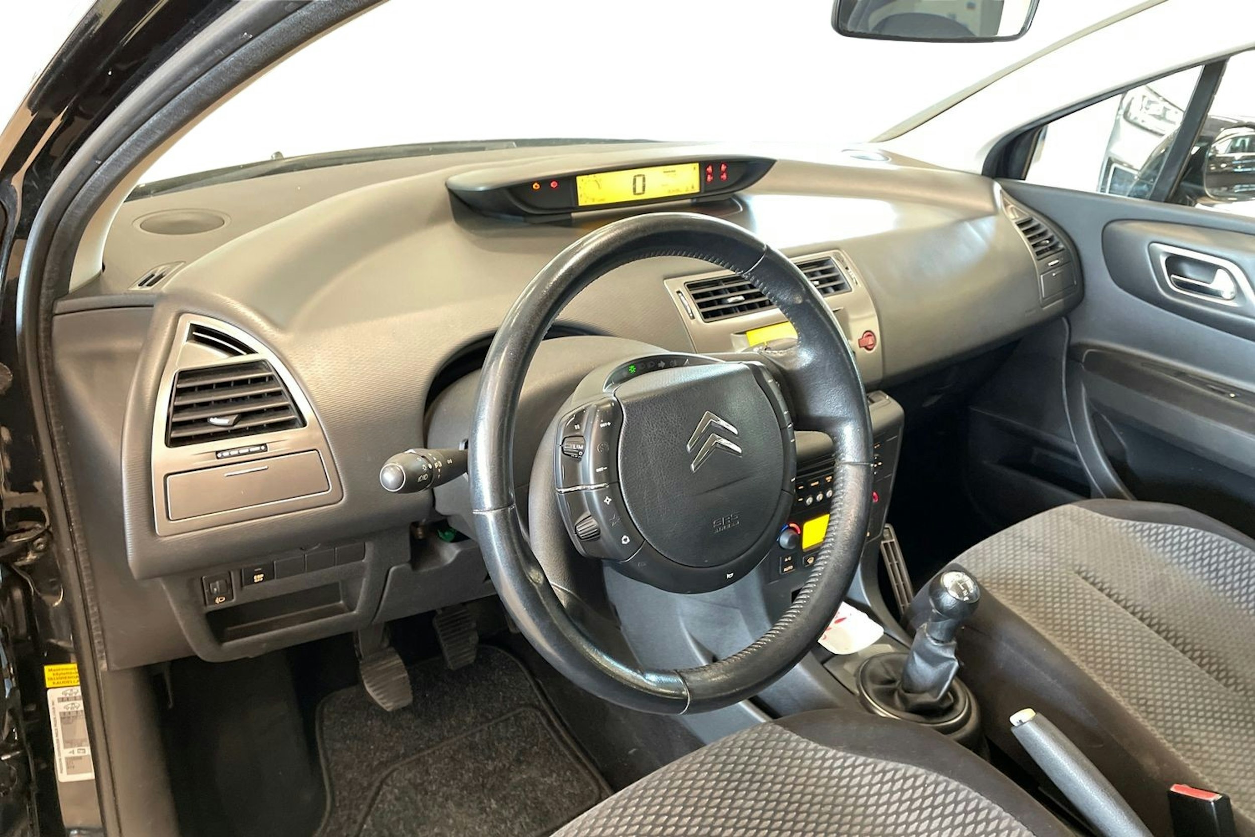 musta Citroën C4 2008 kuva 7.