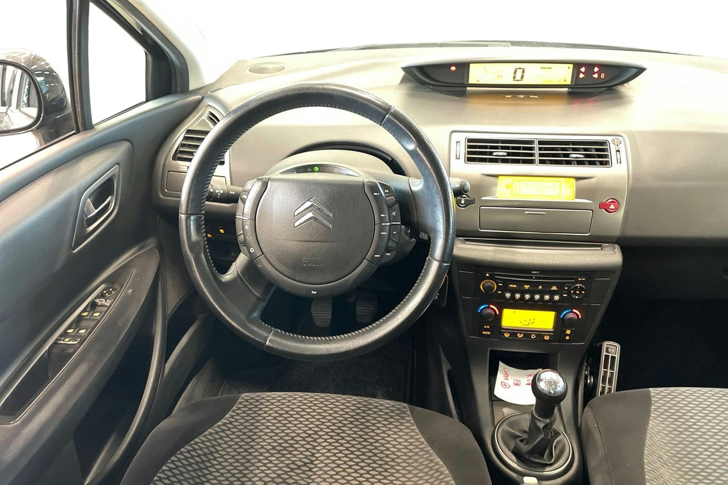 musta Citroën C4 2008 kuva 9.