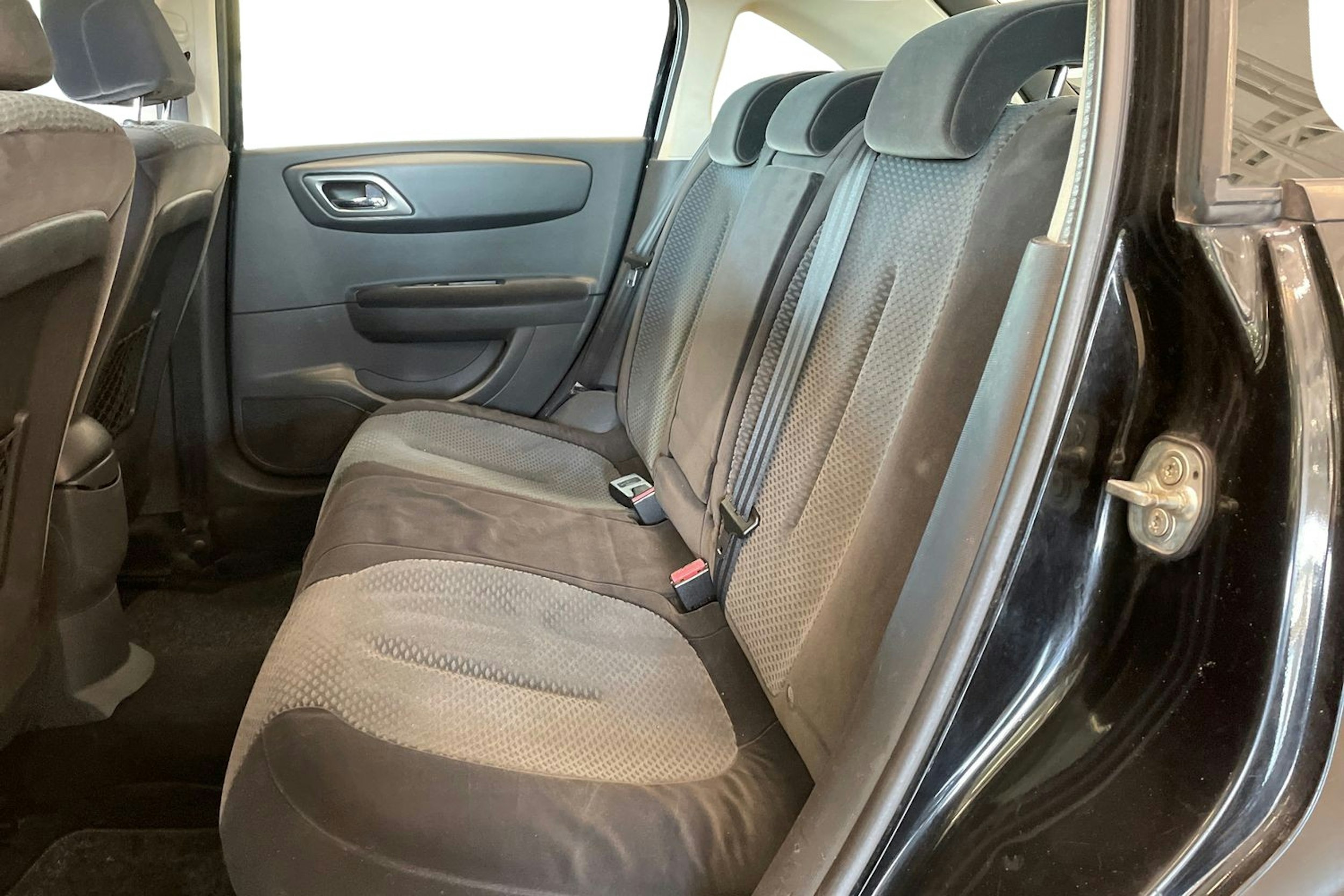 musta Citroën C4 2008 kuva 10.