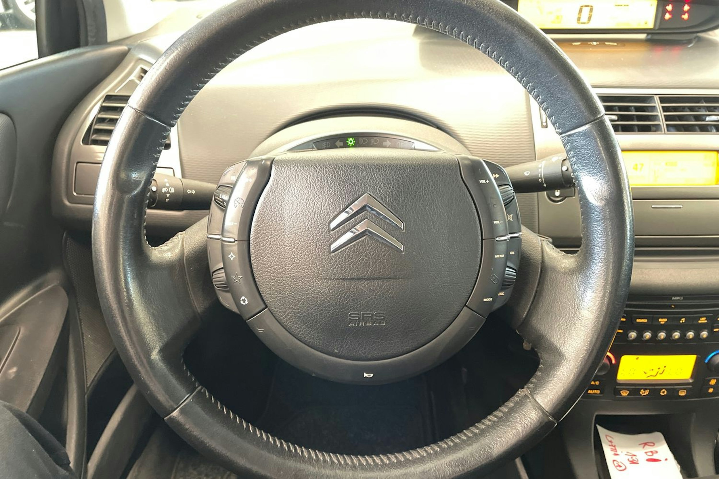 musta Citroën C4 2008 kuva 14.