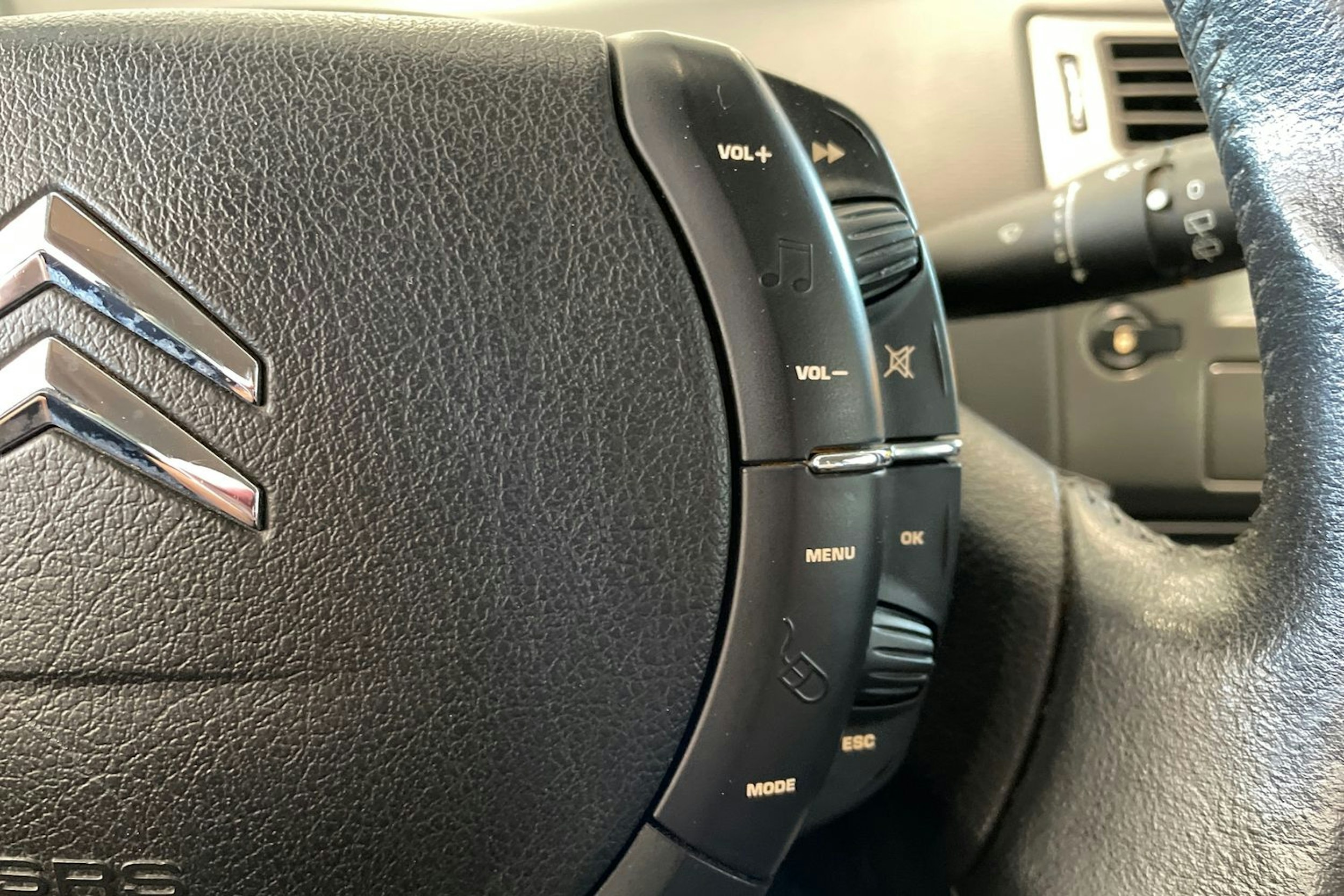 musta Citroën C4 2008 kuva 15.
