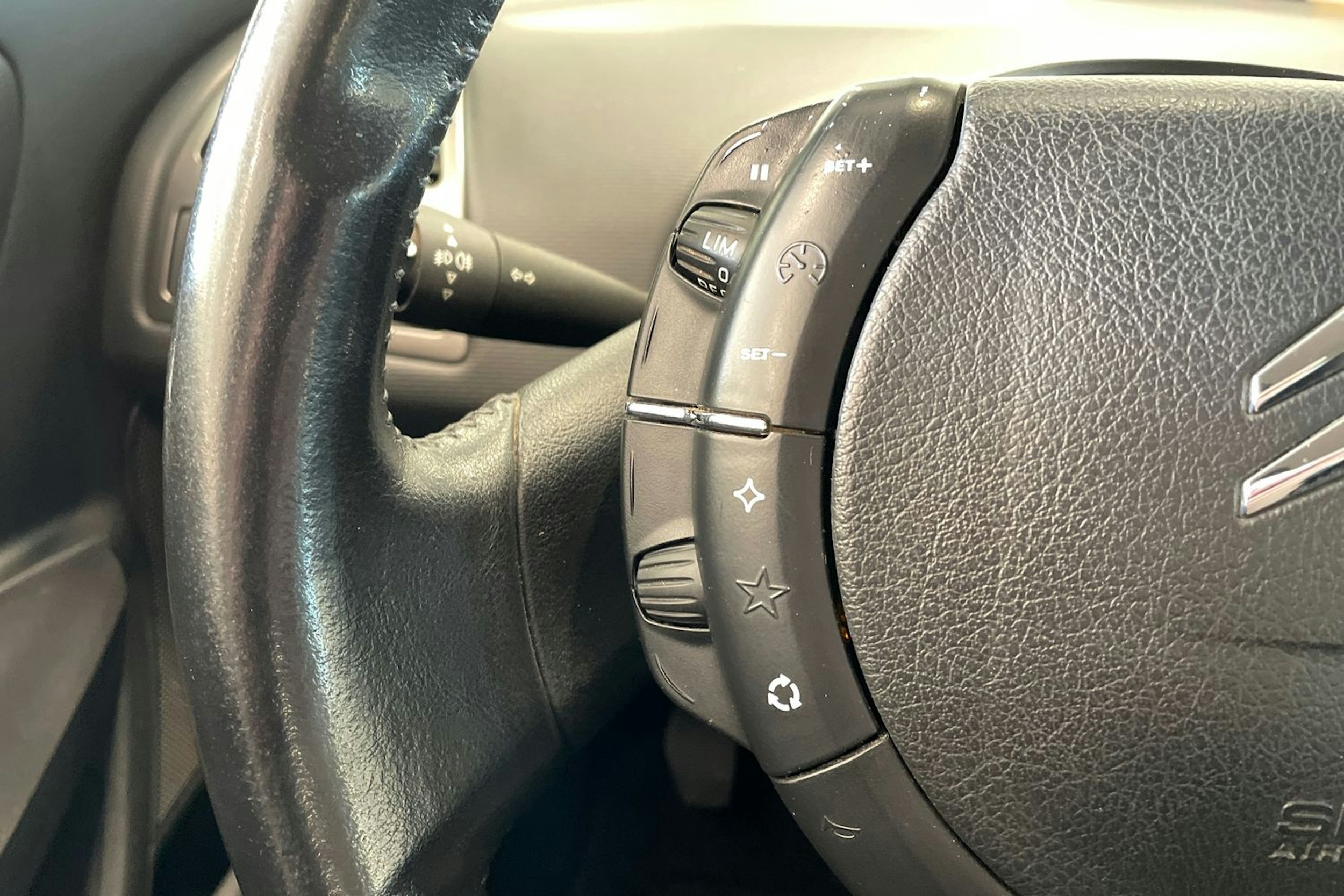musta Citroën C4 2008 kuva 16.