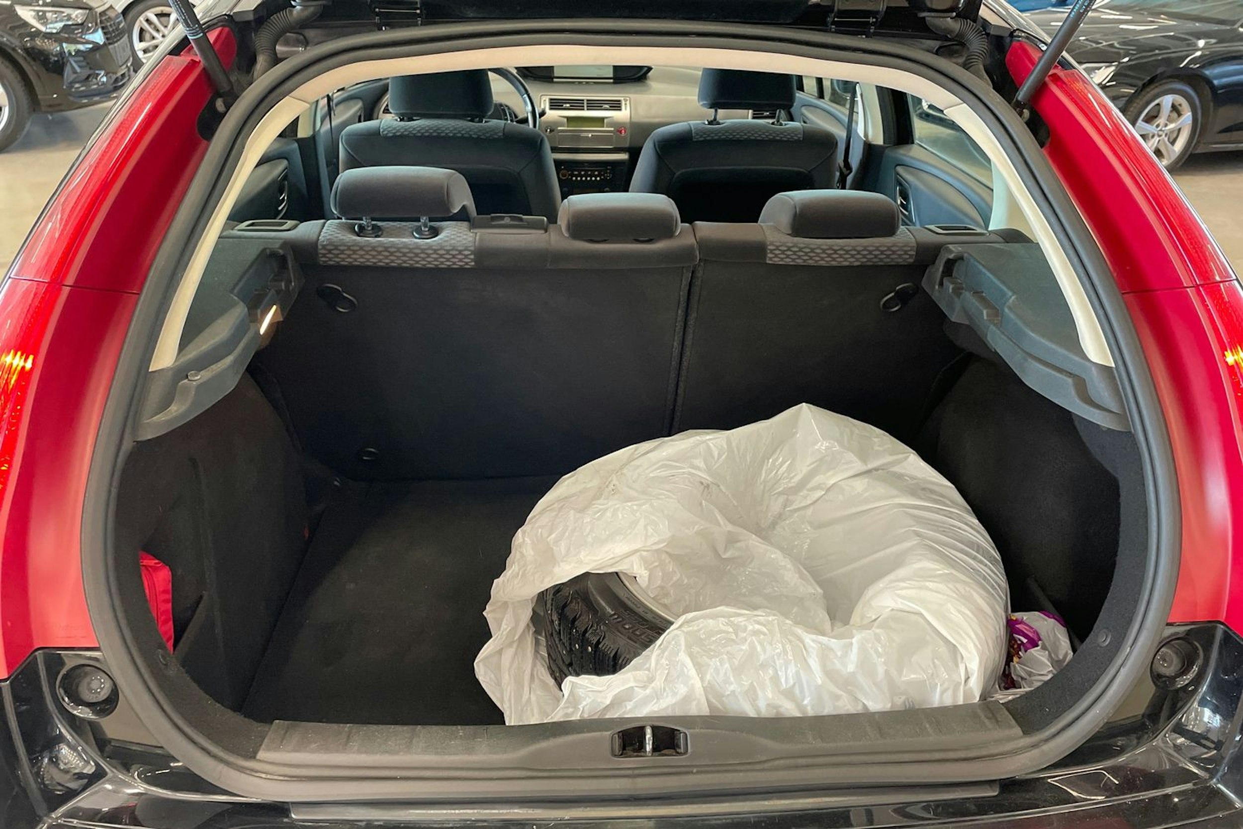 musta Citroën C4 2008 kuva 25.